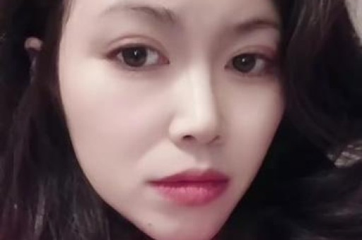热搜上“13岁女演员打扮性感走红毯”事件：永远不要低估人性的恶